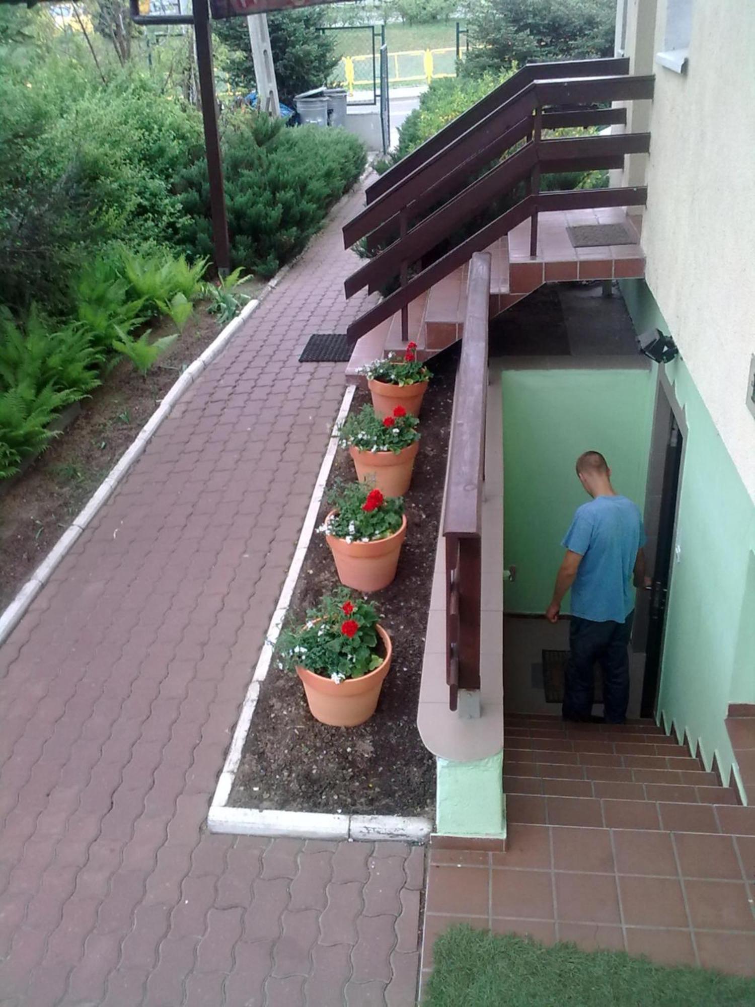 Apartamenty, Pokoje, Noclegi Pracownicze " Skarpa" Wilkasy Dış mekan fotoğraf