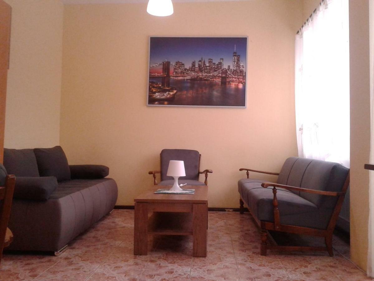 Apartamenty, Pokoje, Noclegi Pracownicze " Skarpa" Wilkasy Dış mekan fotoğraf