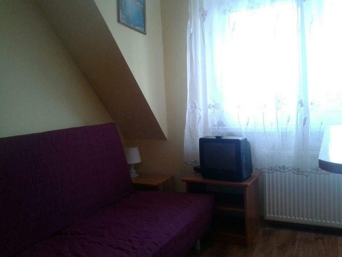 Apartamenty, Pokoje, Noclegi Pracownicze " Skarpa" Wilkasy Dış mekan fotoğraf