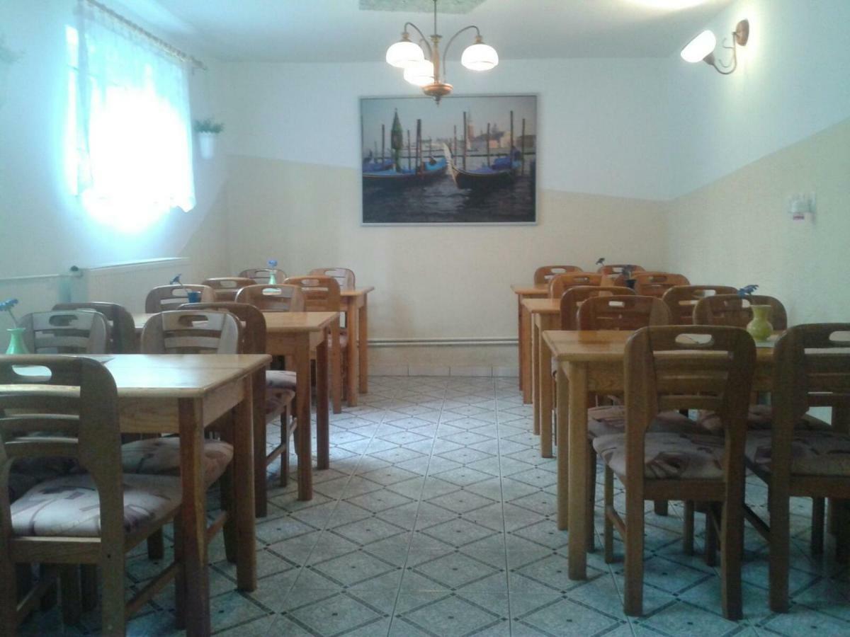 Apartamenty, Pokoje, Noclegi Pracownicze " Skarpa" Wilkasy Dış mekan fotoğraf
