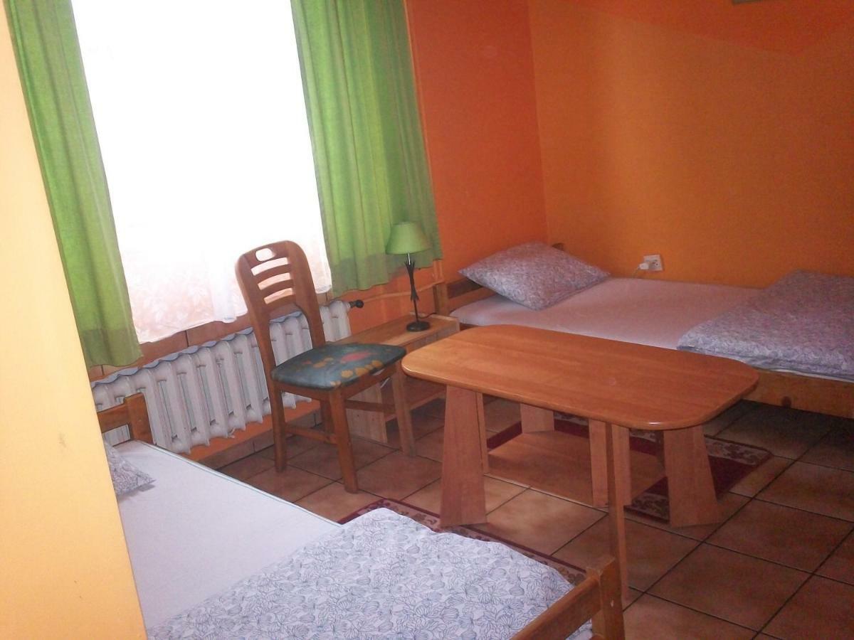 Apartamenty, Pokoje, Noclegi Pracownicze " Skarpa" Wilkasy Dış mekan fotoğraf